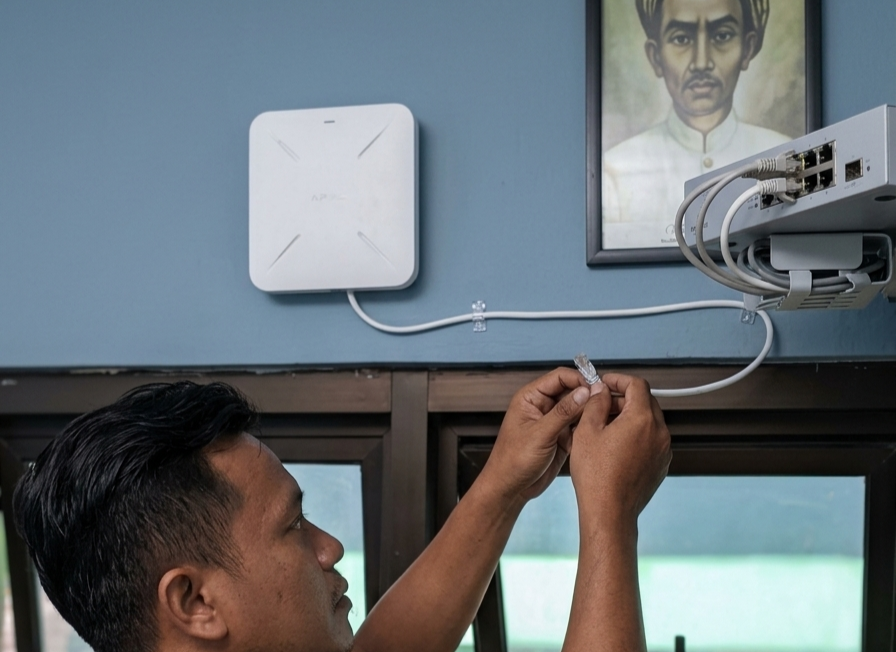 Installasi Jaringan dan Perapihan Lab Komputer